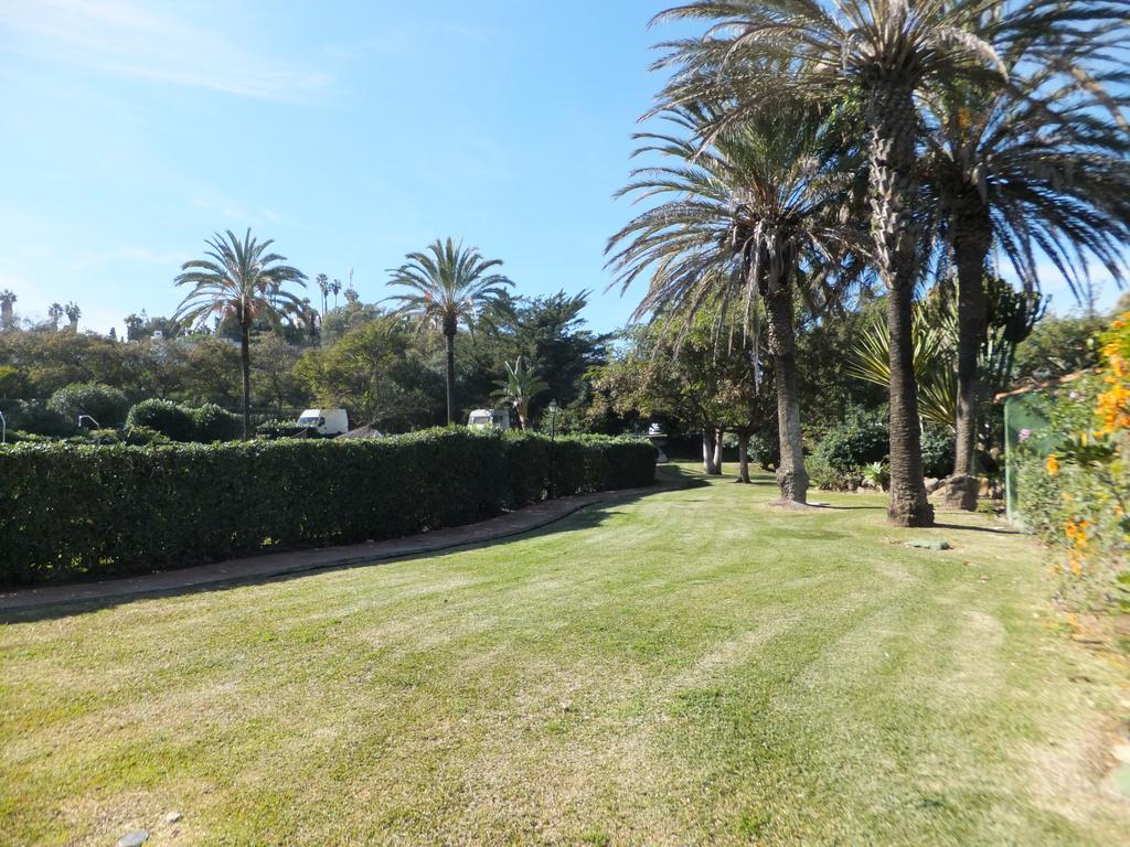 Apartamento Bahia Dorada Estepona Exterior photo